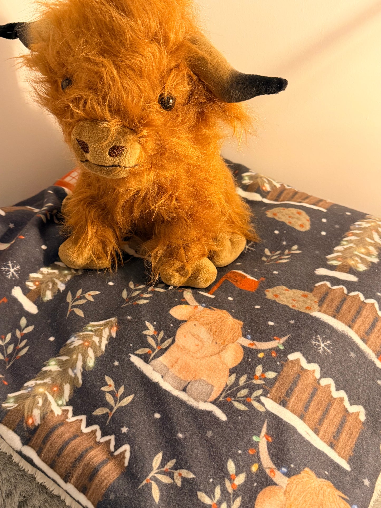 Hettie the Highland Cow Snuggle Blanket